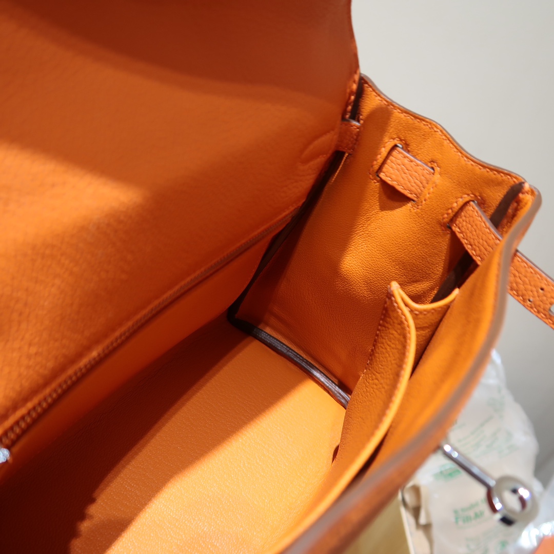 Hermes Kelly 25cm Handbag Shoulder Bag in Orange Togo Leather